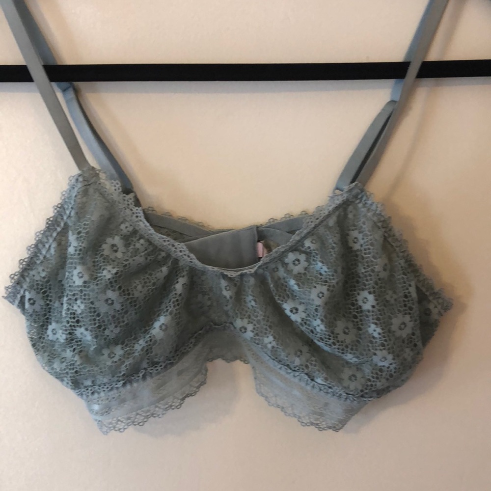 Victoria’s Secret bralette size LG
